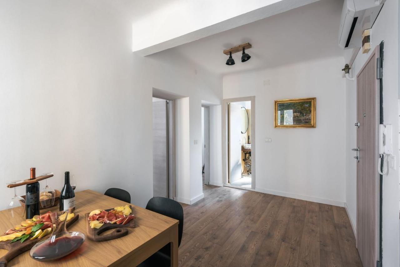 Pula City Apartment With Private Parking Free エクステリア 写真