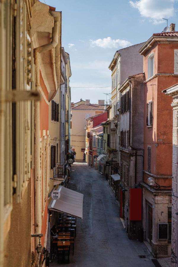 Pula City Apartment With Private Parking Free エクステリア 写真