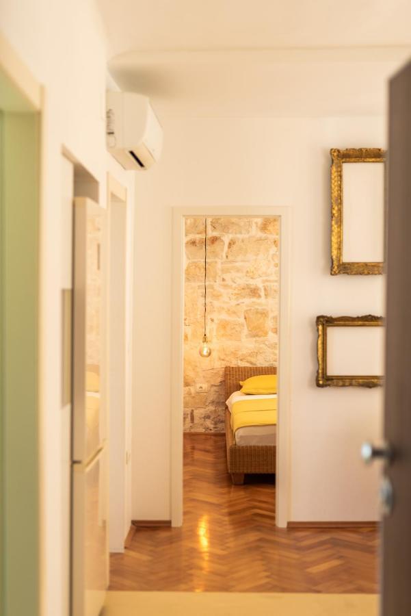 Pula City Apartment With Private Parking Free エクステリア 写真